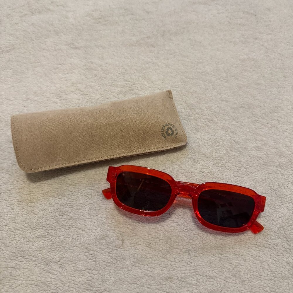 Meller Sunglasses – Jamil Scarlet Olive ❤️ Brand New, Never Used!